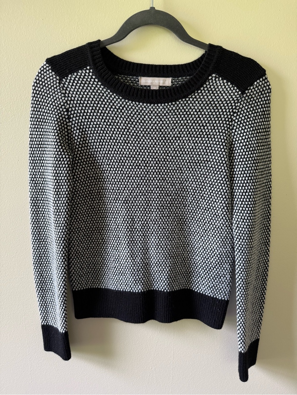 Banana Republic Merino Wool Birdseye Knit Sweater Black White Crewneck XS